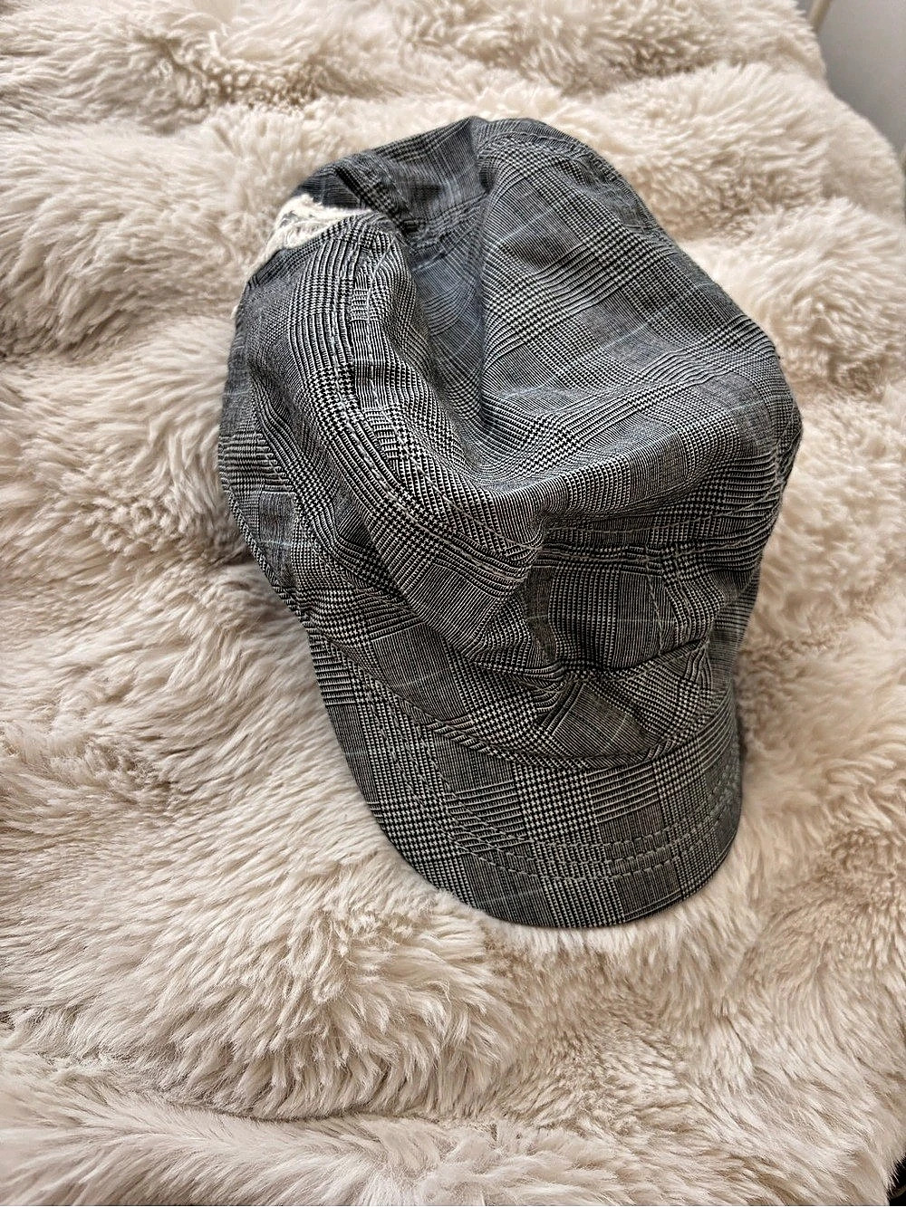 Plaid Newsboy Cap in Gray